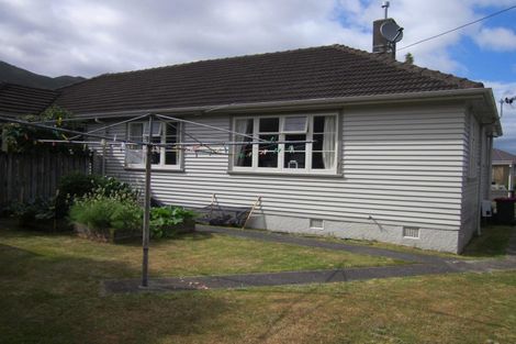 Photo of property in 35 Atiawa Crescent, Waiwhetu, Lower Hutt, 5010