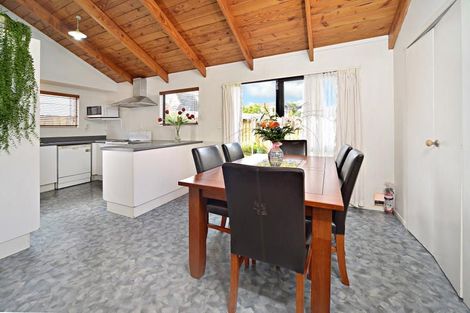 Photo of property in 170b Aviemore Drive, Highland Park, Auckland, 2010