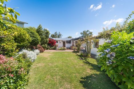 Photo of property in 11 Parkland Crescent, Terrace End, Palmerston North, 4410