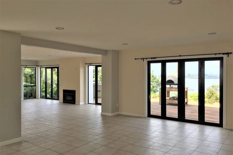 Photo of property in 7 Chatham Avenue, Paremoremo, Auckland, 0632