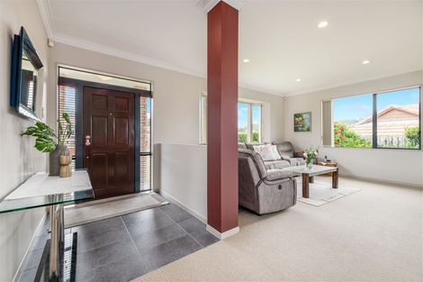 Photo of property in 6 Leafield Crescent, Henderson, Auckland, 0612