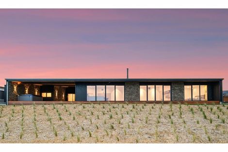 Photo of property in 6 Sowerby Place, Richmond Hill, Christchurch, 8081