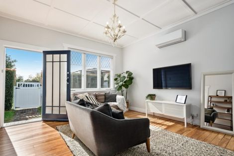 Photo of property in 2 Kent Street, Gate Pa, Tauranga, 3112