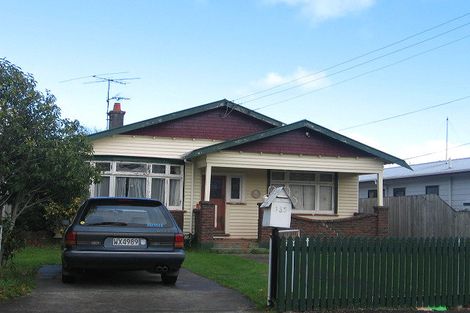 Photo of property in 135 Whites Line East, Waiwhetu, Lower Hutt, 5010