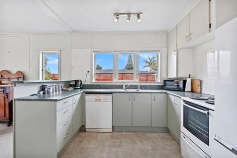 Photo of property in 172 One Tree Point Road, One Tree Point, 0118