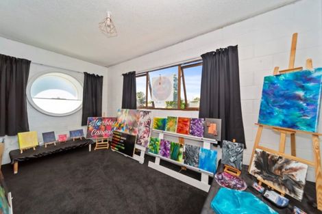 Photo of property in 20 Tiverton Crescent, Whalers Gate, New Plymouth, 4310