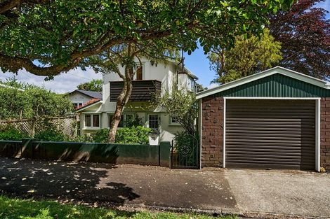 Photo of property in 25 Mahoe Street, Eastbourne, Lower Hutt, 5013