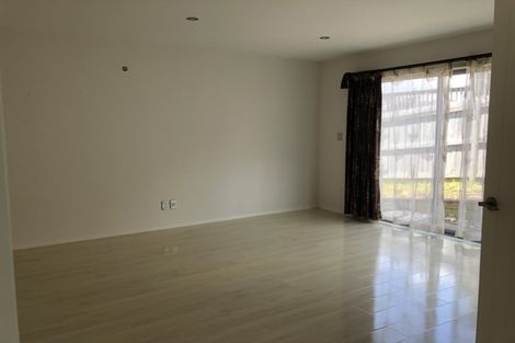 Photo of property in 32 Namsan Close, Fairview Heights, Auckland, 0632