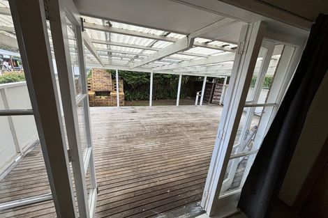 Photo of property in 201 Chivalry Road, Glenfield, Auckland, 0629