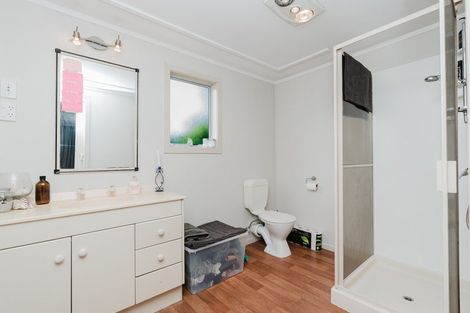 Photo of property in 17 Kentucky Crescent, Nawton, Hamilton, 3200