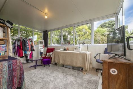 Photo of property in 18 George Herring Place, Glen Eden, Auckland, 0602