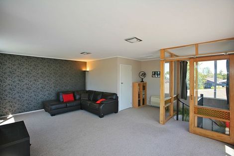 Photo of property in 6 Birdling Place, Halswell, Christchurch, 8025