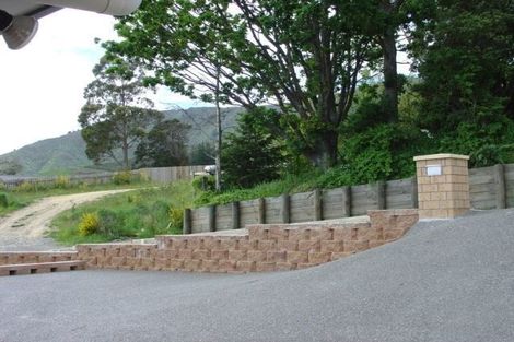 Photo of property in 112 Milton Terrace, Picton, 7220