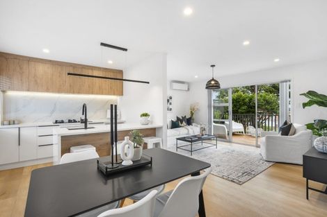 Photo of property in 2/57 Moana Avenue, One Tree Hill, Auckland, 1061