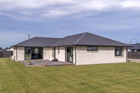 Photo of property in 12 Perendale Place, Kirwee, 7571