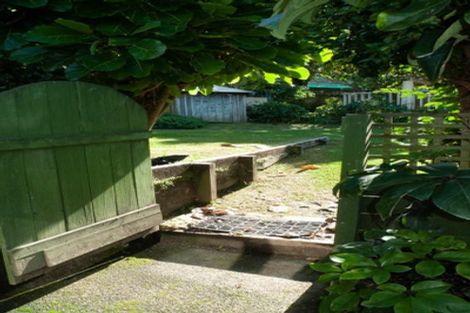 Photo of property in 9/18 Parr Terrace, Castor Bay, Auckland, 0620