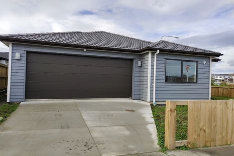 Photo of property in 1 Castlepoint Avenue, Takanini, 2110