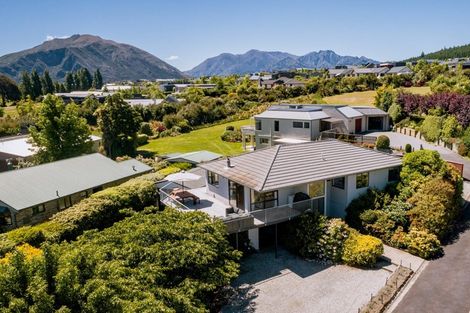 Photo of property in 102 Hunter Crescent, Wanaka, 9305