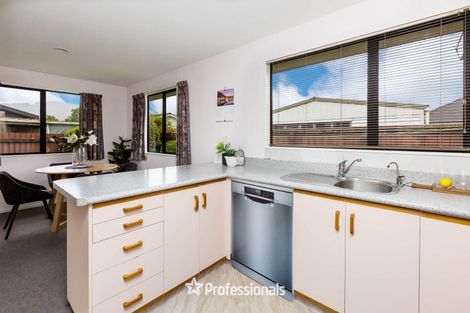 Photo of property in 2/36 Thackeray Street, Trentham, Upper Hutt, 5018