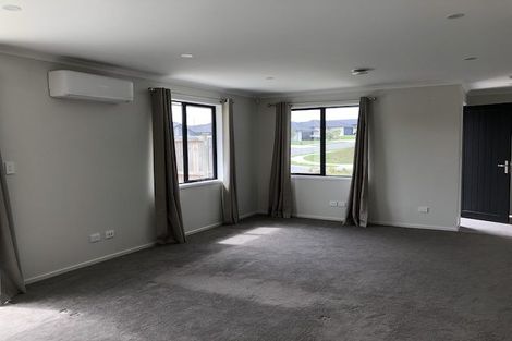 Photo of property in 4 James Elliot Way, Pokeno, 2402