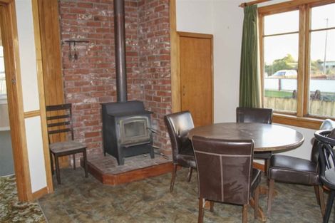 Photo of property in 12 Grove Burn Road, Tuatapere, 9620