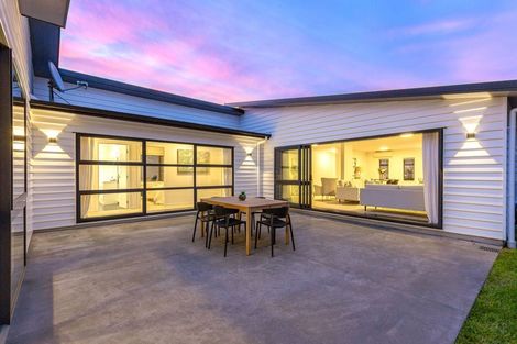 Photo of property in 9 Paparoa Crescent, Aotea, Porirua, 5024