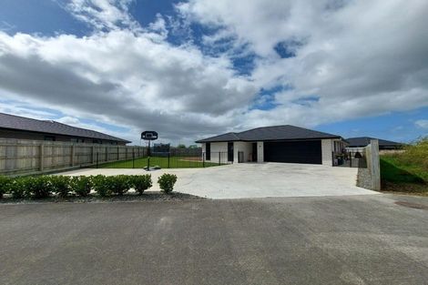 Photo of property in 32 County Drive, Hawera, 4610