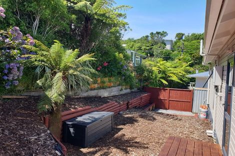 Photo of property in 56a Salford Street, Newlands, Wellington, 6037