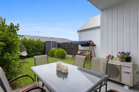 Photo of property in 26a Taikura Avenue, Red Beach, 0932