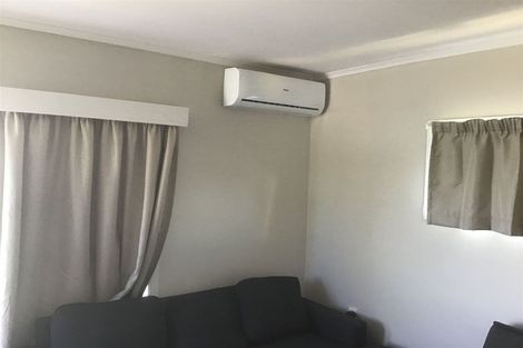 Photo of property in 40a Peach Road, Glenfield, Auckland, 0629