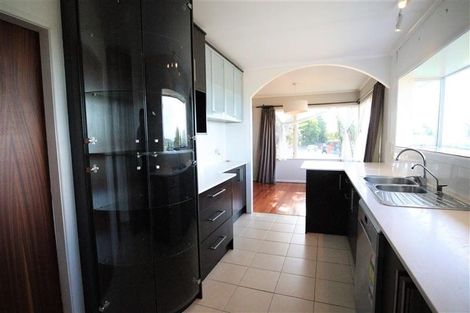 Photo of property in 988 East Coast Road, Northcross, Auckland, 0632