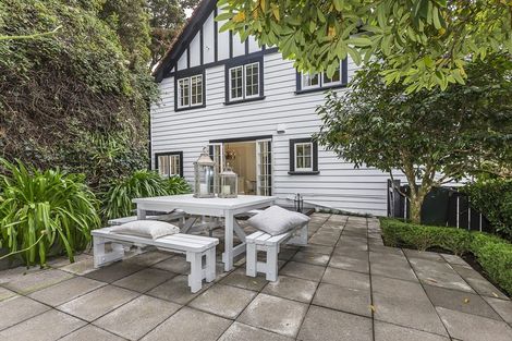 Photo of property in 2 Cluny Avenue, Kelburn, Wellington, 6012