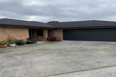Photo of property in 59 Percy Kinsman Crescent, Riverstone Terraces, Upper Hutt, 5018