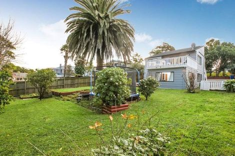 Photo of property in 83 Hobsonville Road, West Harbour, Auckland, 0618