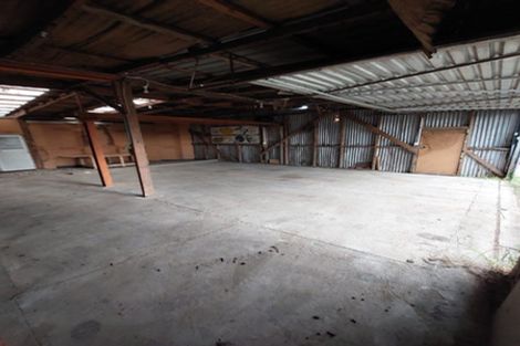 Photo of property in 37 Shaw Road, Oratia, Auckland, 0604