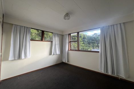 Photo of property in 6 Barberry Grove, Maungaraki, Lower Hutt, 5010