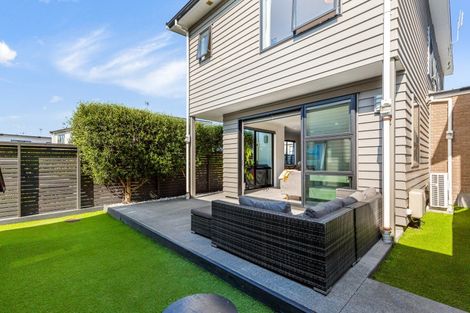 Photo of property in 14 Kotuku Lane, Hobsonville, Auckland, 0616