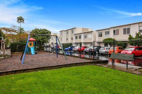 Photo of property in 5/218 Captain Springs Road, Onehunga, Auckland, 1061