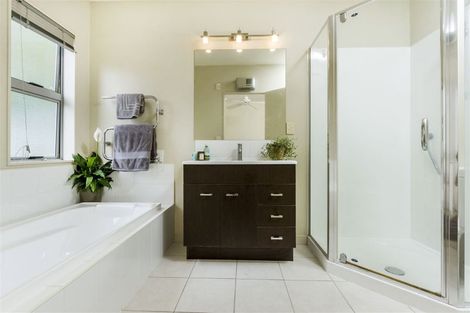 Photo of property in 5/40 Scarlet Oak Drive, Schnapper Rock, Auckland, 0632