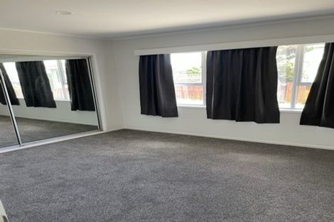 Photo of property in 1/4 Pemberton Avenue, Bayview, Auckland, 0629
