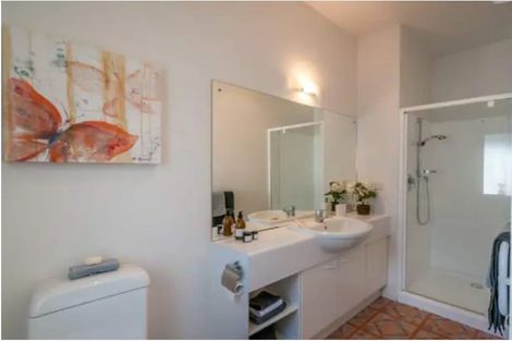 Photo of property in 4/12 Herons Way, Northcote, Auckland, 0627