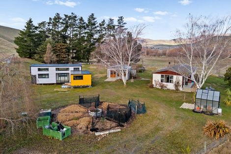 Photo of property in 2182 Tarras-cromwell Road, Tarras, Cromwell, 9383