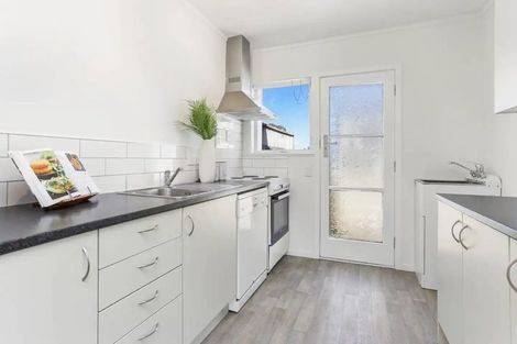 Photo of property in 2/8 Paul Place, Pakuranga, Auckland, 2010