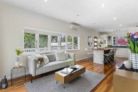 Photo of property in 36a Clayburn Road, Glen Eden, Auckland, 0602