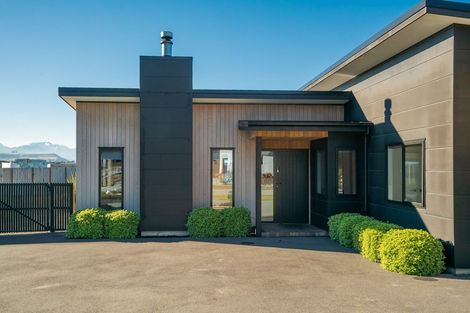 Photo of property in 12 Kingfisher Crescent, Albert Town, Wanaka, 9305