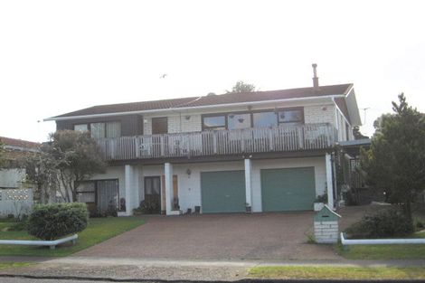 Photo of property in 43 Ray Small Drive, Pahurehure, Papakura, 2113