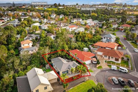 Photo of property in 13 Berkshire Terrace, Massey, Auckland, 0614