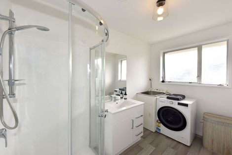 Photo of property in 2/8 Bowen Street, Upper Riccarton, Christchurch, 8041