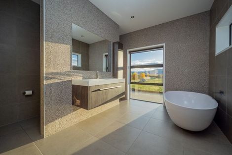 Photo of property in 309 Golden Road, Springvale, Alexandra, 9393