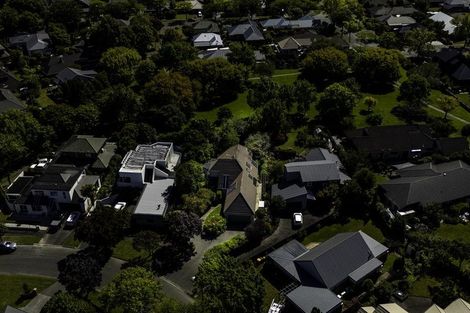 Photo of property in 11 Brockhall Lane, Avonhead, Christchurch, 8042